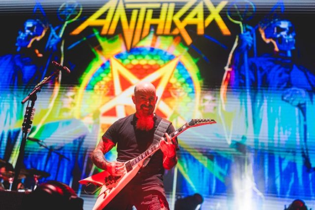 Anthrax desfila clássicos em festival em SP